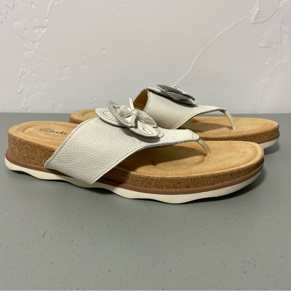 Clarks Collection Women's Flower Sandals Flip Flops T Strap 10 M White - Picture 1 of 9